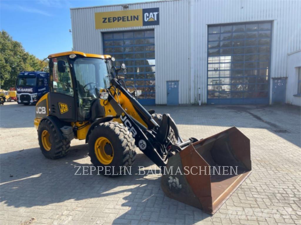 JCB 406 Kolesni nakladalci
