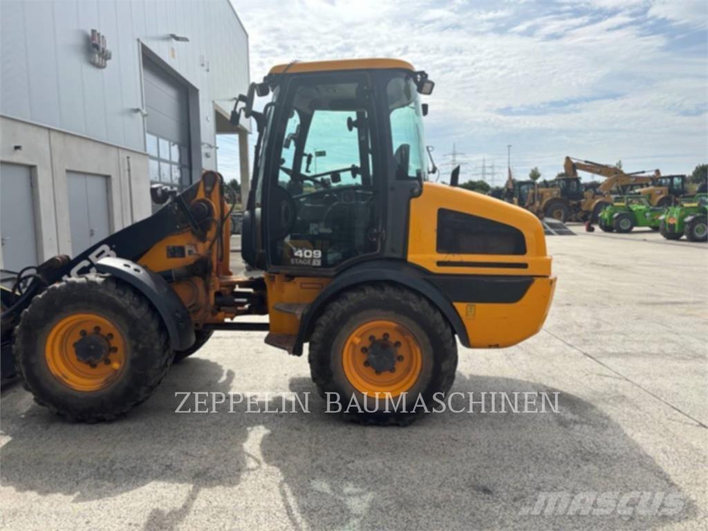 JCB 409 Kolesni nakladalci