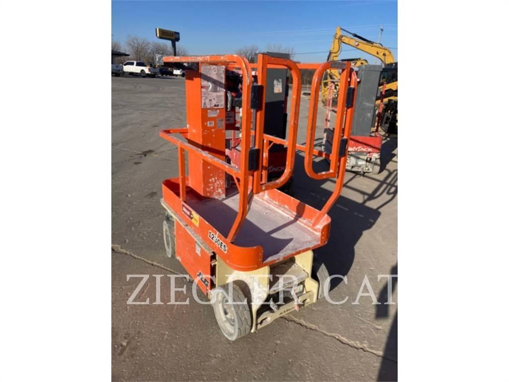 JLG 1230ES Škarjaste dvižne ploščadi