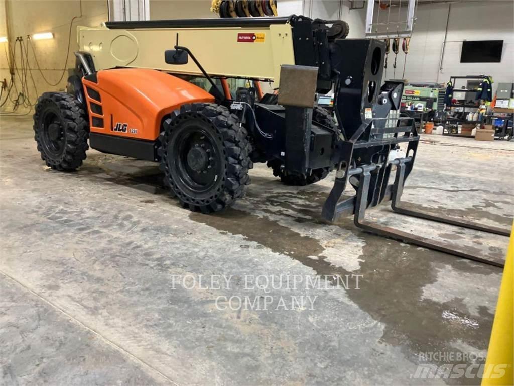 JLG 1255C Teleskopski viličarji