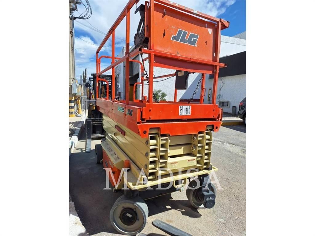 JLG 3246ES Škarjaste dvižne ploščadi