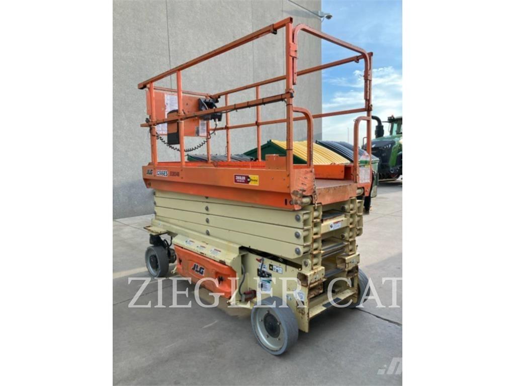 JLG 3246ES Škarjaste dvižne ploščadi