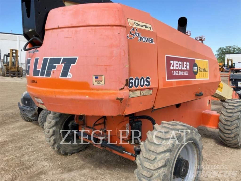 JLG 600S Zglobne dvižne ploščadi
