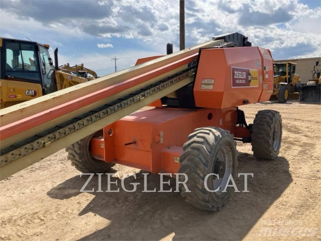 JLG 600S Zglobne dvižne ploščadi