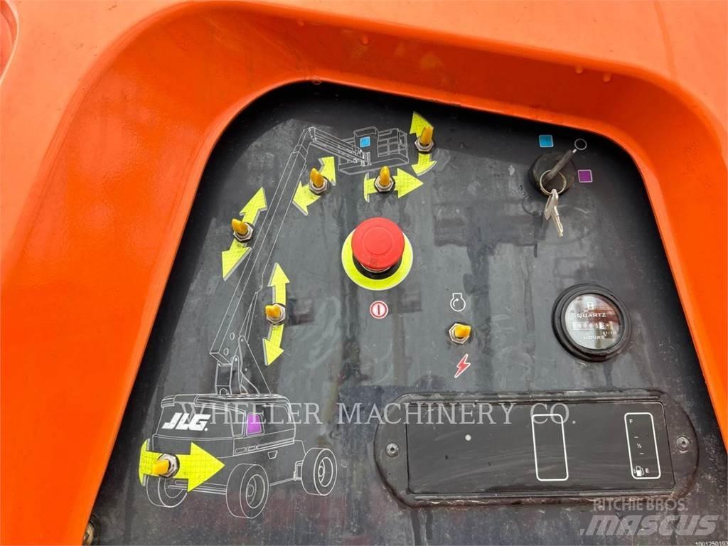 JLG 660SJ SP Zglobne dvižne ploščadi