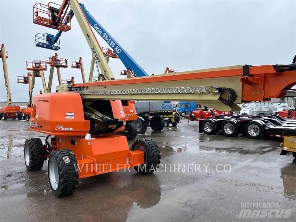 JLG 660SJ SP Zglobne dvižne ploščadi