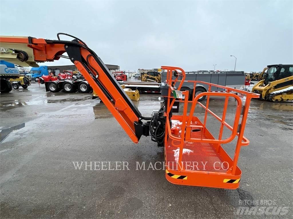 JLG 660SJ SP Zglobne dvižne ploščadi