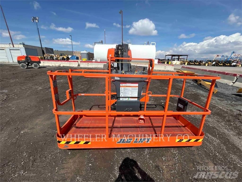 JLG 660SJ SP Zglobne dvižne ploščadi