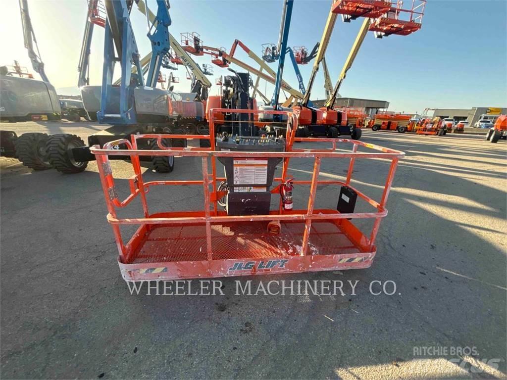 JLG 660SJ SP Zglobne dvižne ploščadi
