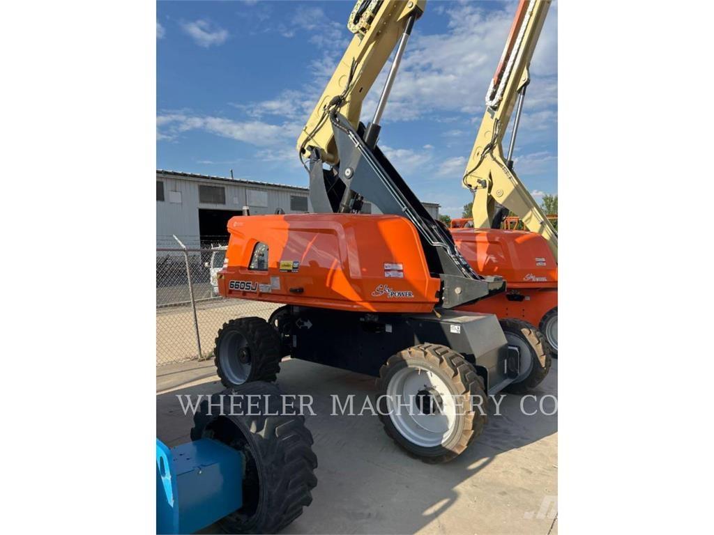 JLG 660SJ SP Zglobne dvižne ploščadi
