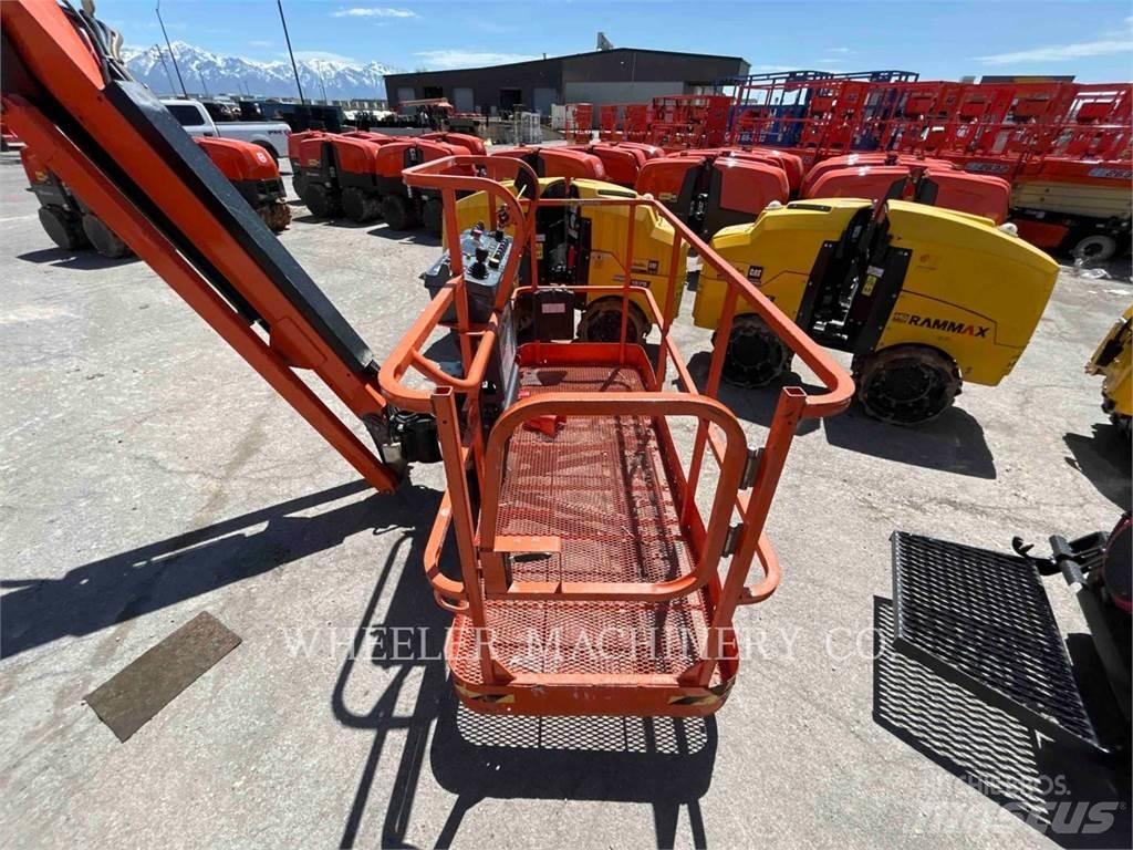 JLG 860SJ SP Zglobne dvižne ploščadi