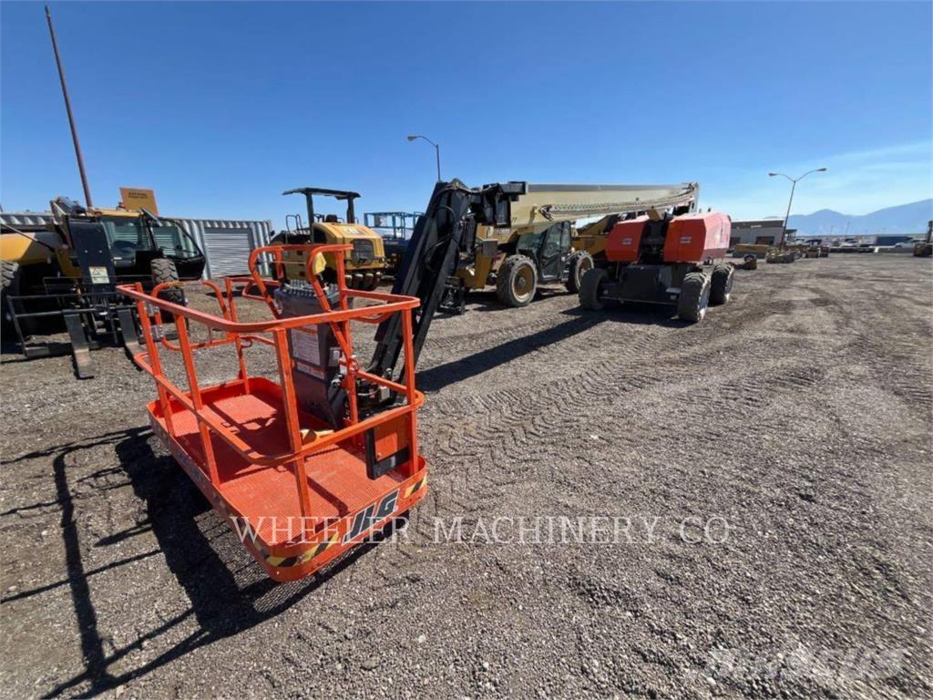 JLG 860SJ SP Zglobne dvižne ploščadi