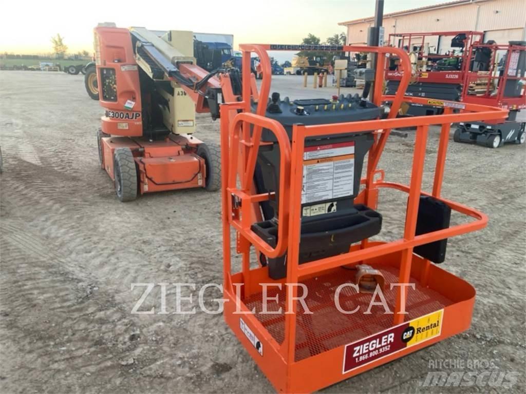 JLG E300AJP Zglobne dvižne ploščadi