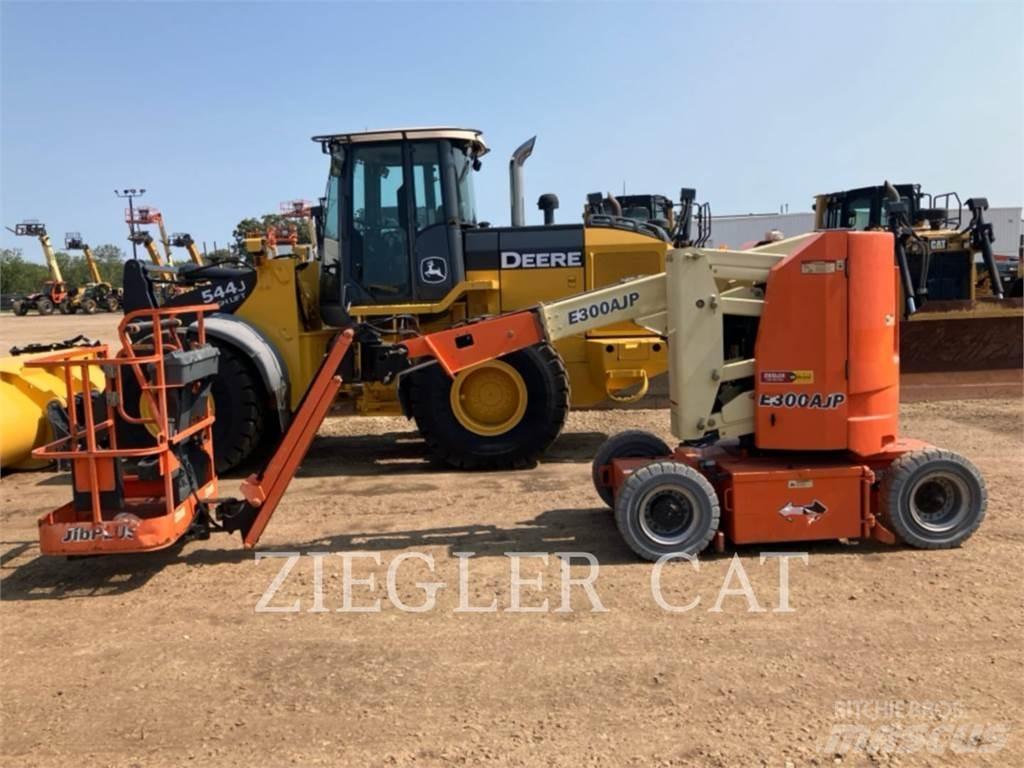 JLG E300AJP Zglobne dvižne ploščadi