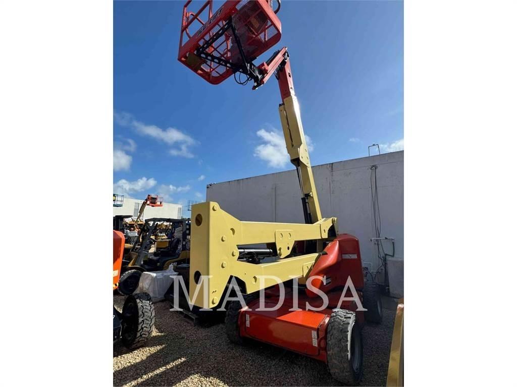 JLG E450AJ Zglobne dvižne ploščadi