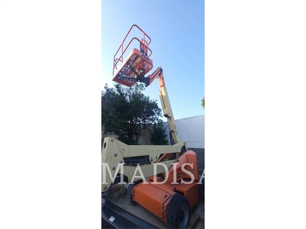 JLG E450AJ Zglobne dvižne ploščadi