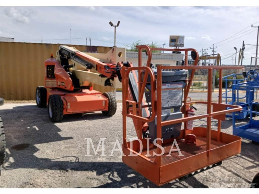 JLG E450AJ Zglobne dvižne ploščadi