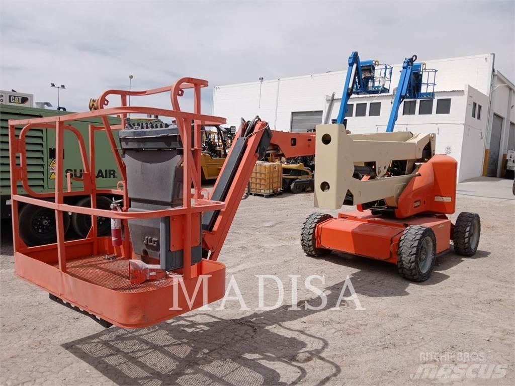 JLG E450AJ Zglobne dvižne ploščadi