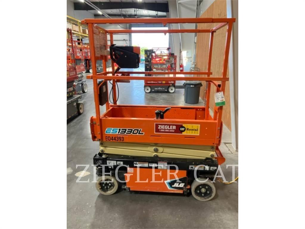 JLG ES1330L Škarjaste dvižne ploščadi
