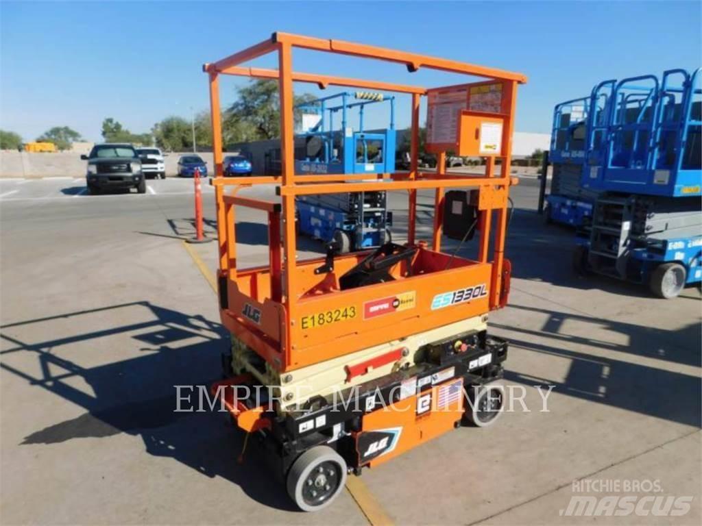 JLG ES1330L Zglobne dvižne ploščadi