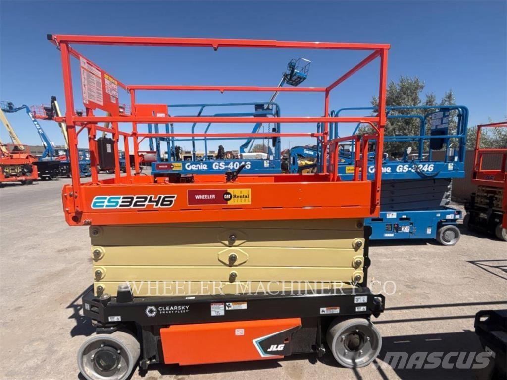 JLG ES3246 Scissor lifts