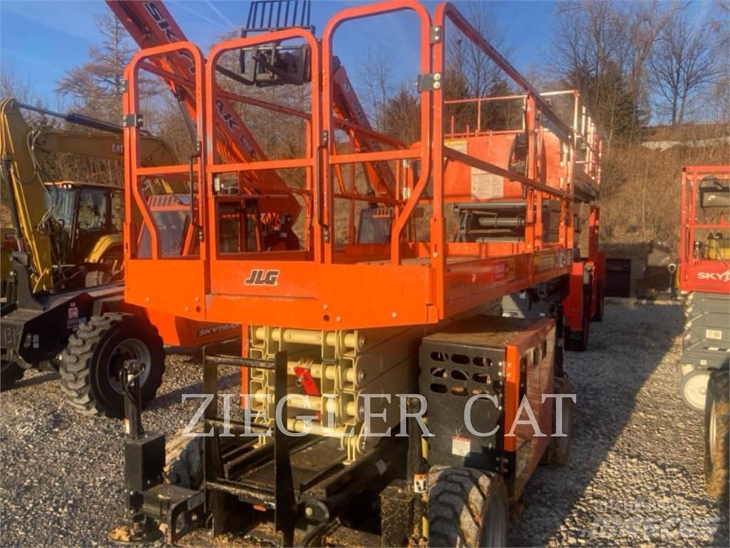 JLG RT3369 Škarjaste dvižne ploščadi