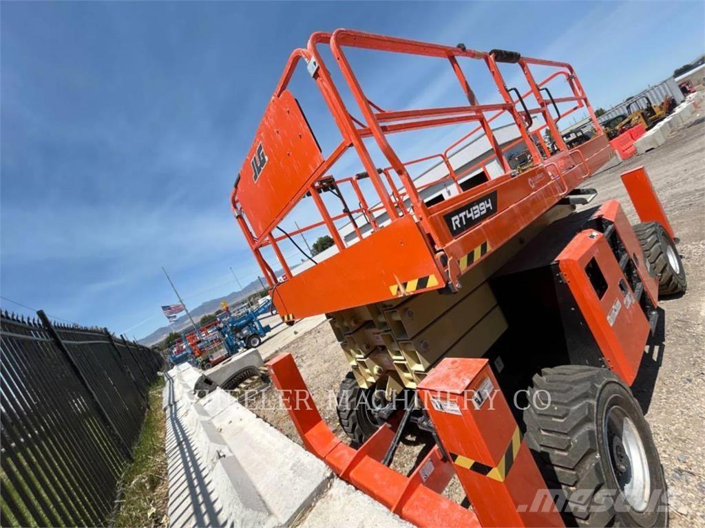 JLG RT4394 Škarjaste dvižne ploščadi