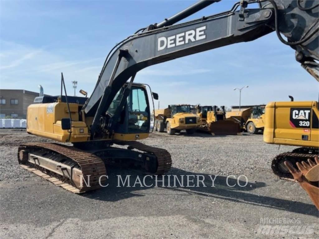 John Deere 210G Bagri goseničarji