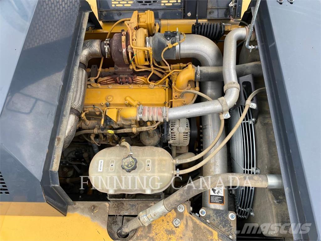 John Deere 210G Bagri goseničarji