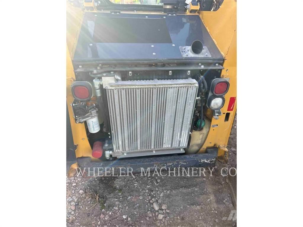 John Deere 318G SSL Skid steer mini nakladalci