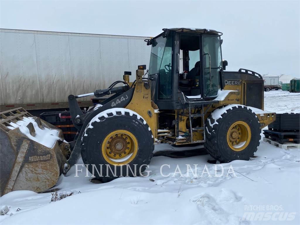 John Deere 444J Kolesni nakladalci