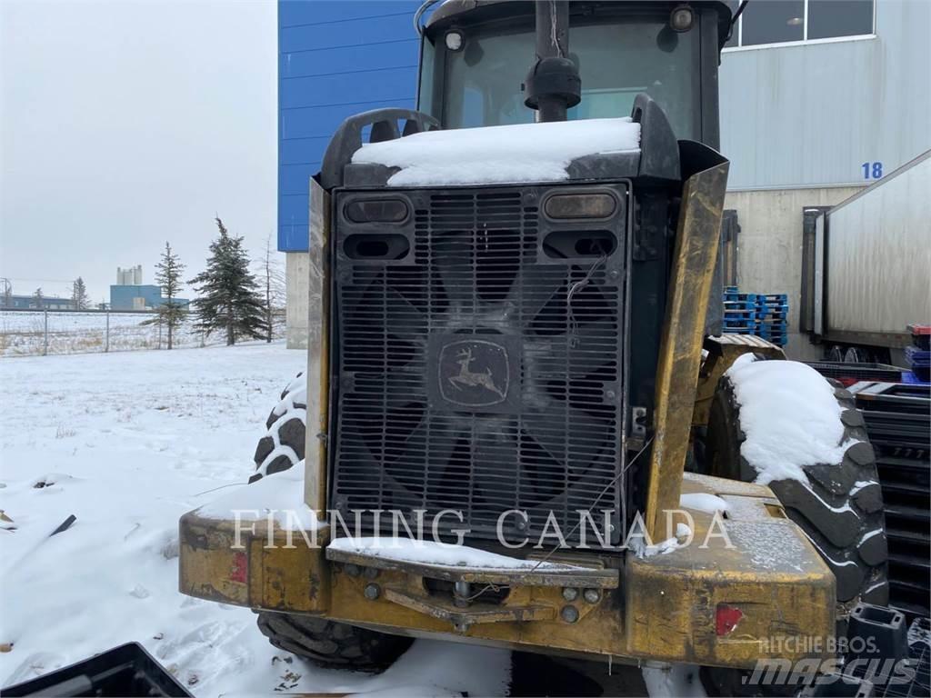 John Deere 444J Kolesni nakladalci