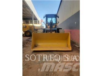 John Deere 524K Kolesni nakladalci