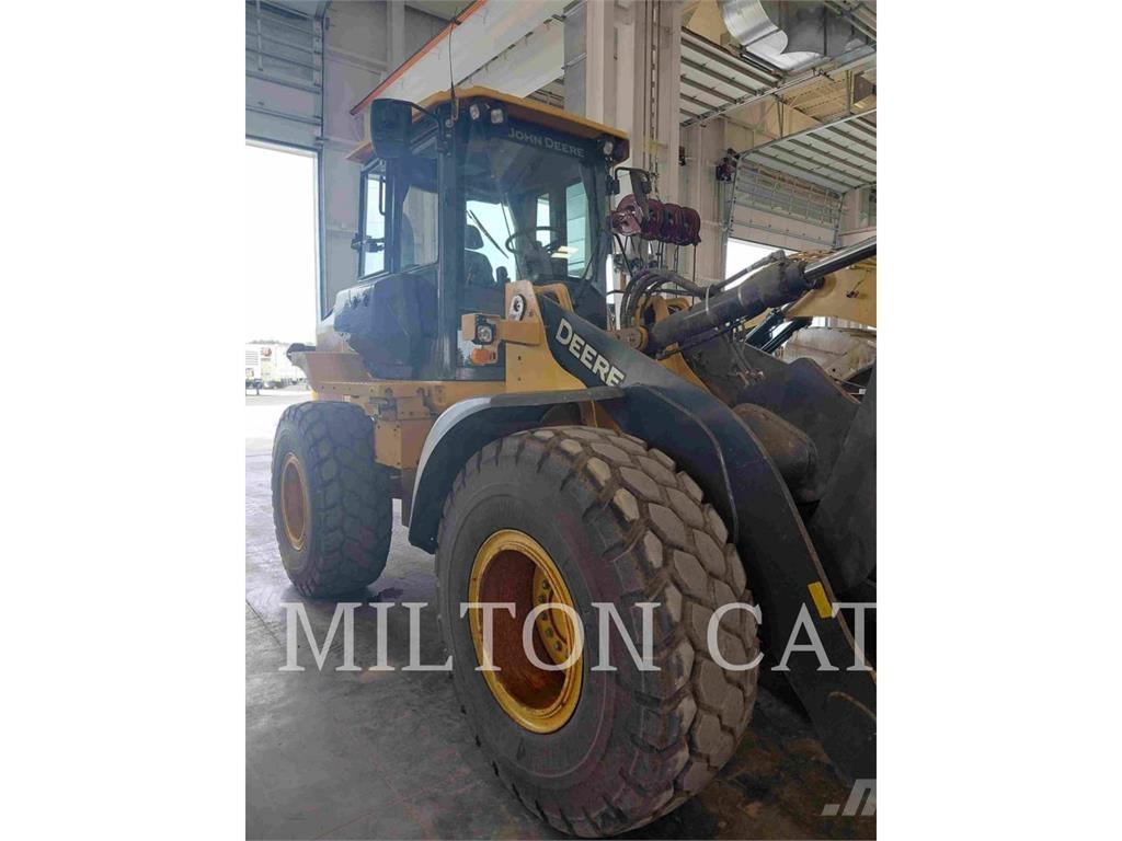 John Deere 524P Kolesni nakladalci