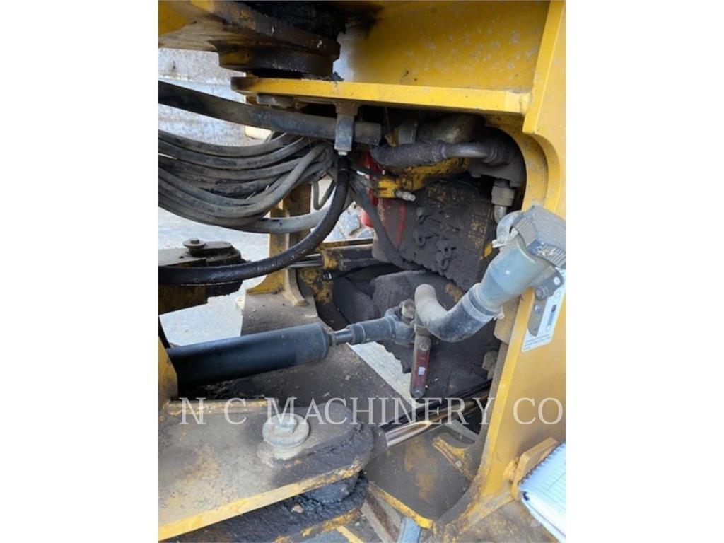 John Deere 544J Kolesni nakladalci