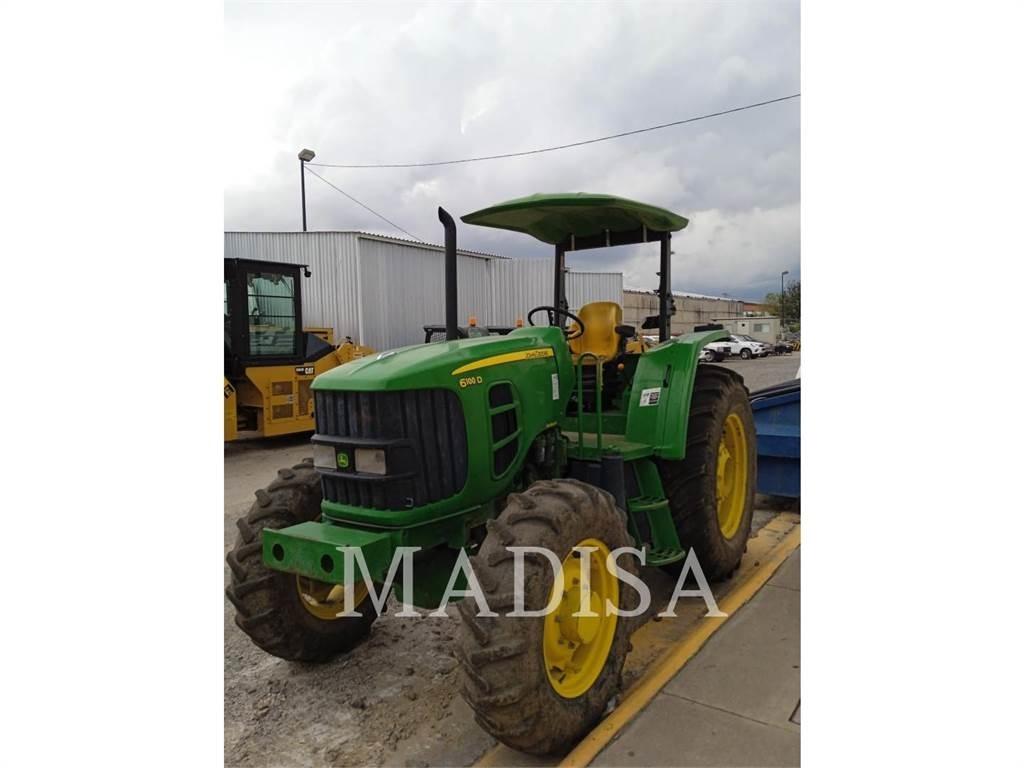 John Deere 6110D Traktorji