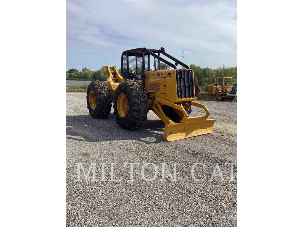 John Deere 640 Skiderji