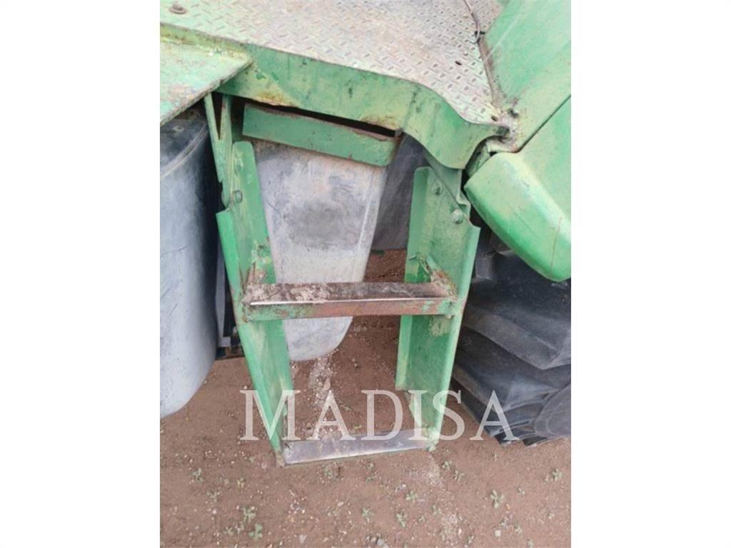 John Deere 6415 Traktorji