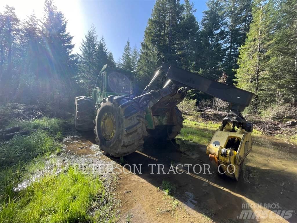 John Deere 648L Skiderji