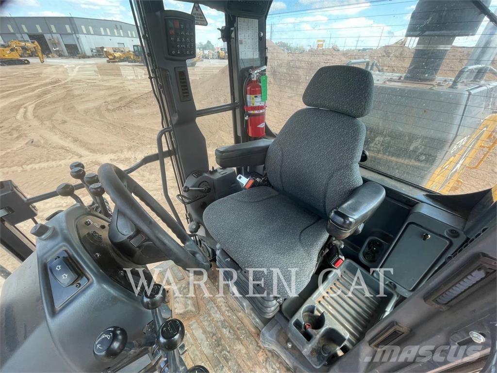 John Deere 670 Grederji