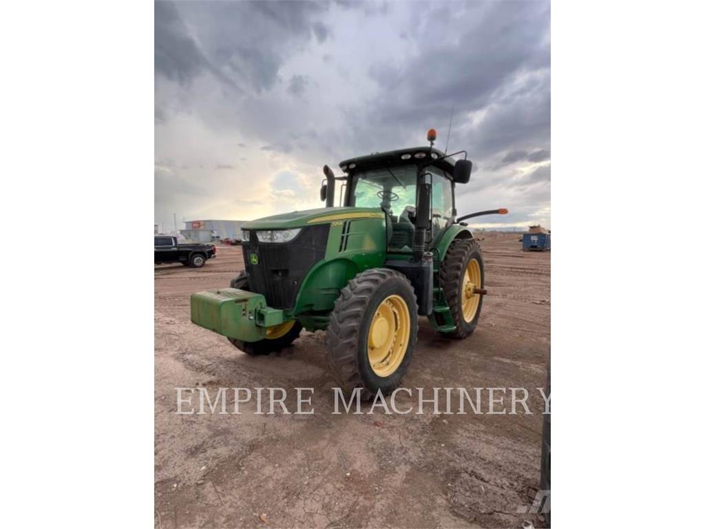 John Deere 7215R Traktorji