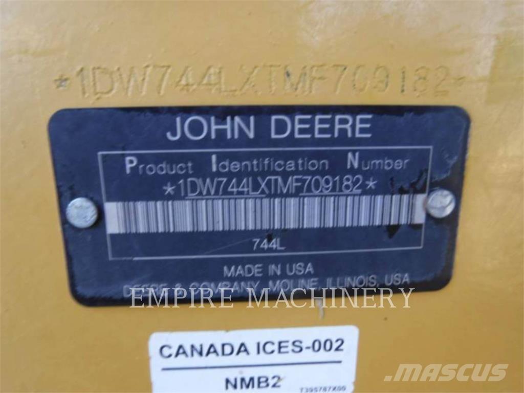 John Deere 744L Kolesni nakladalci