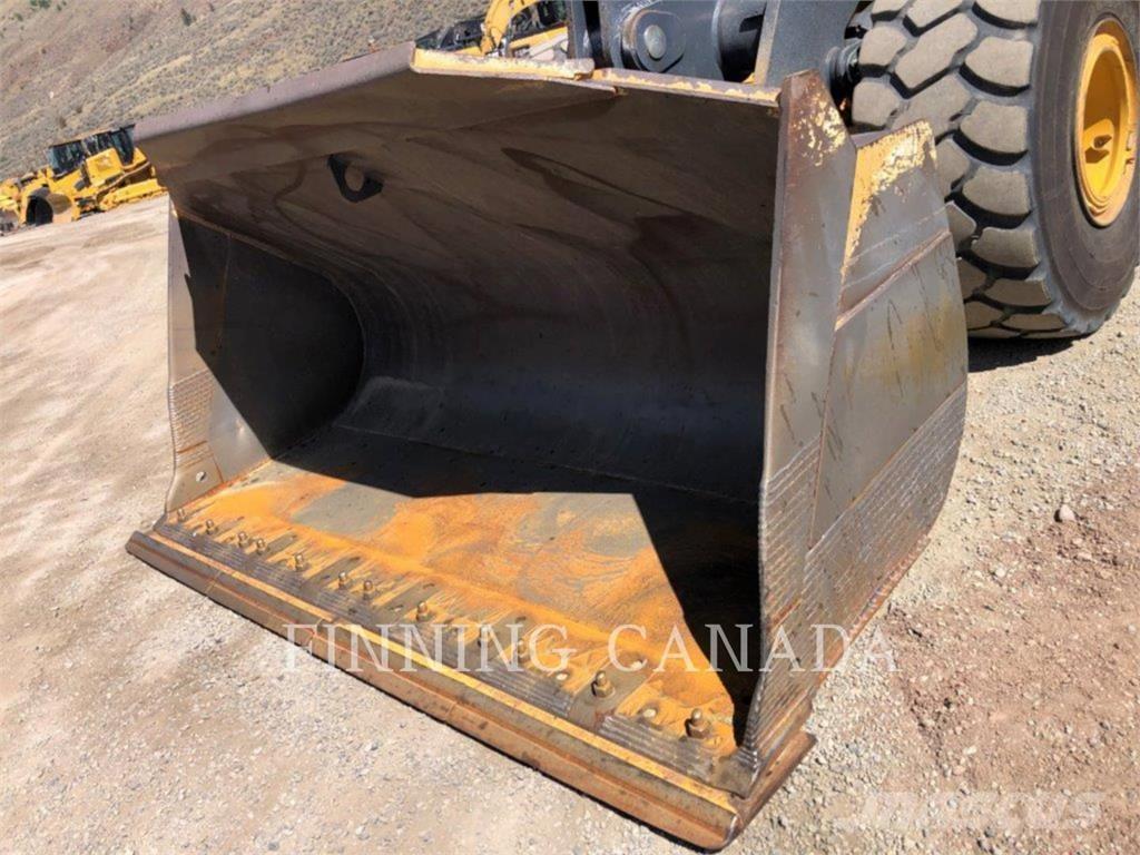 John Deere 824K Kolesni nakladalci