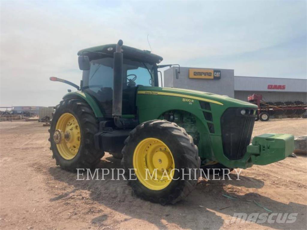 John Deere 8320R Traktorji