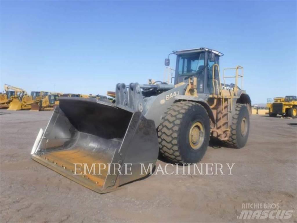 John Deere 844J Kolesni nakladalci