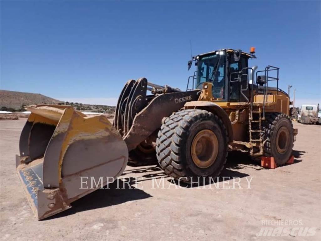 John Deere 844P Kolesni nakladalci