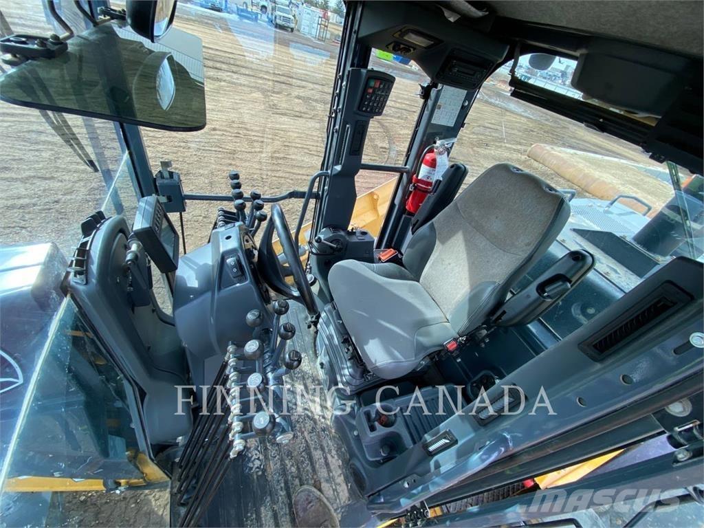 John Deere 870G Grederji