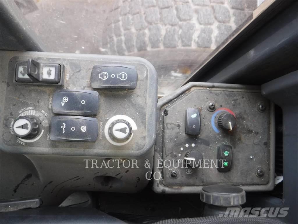 John Deere 872GP Grederji