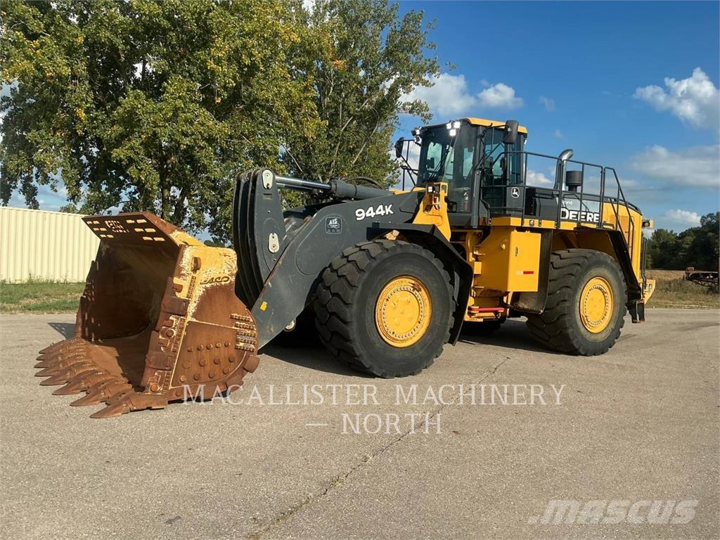 John Deere 944K Kolesni nakladalci