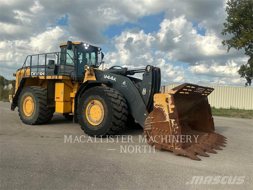 John Deere 944K Kolesni nakladalci